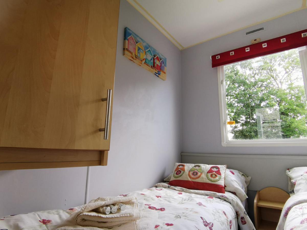 Rosebud Flower Farm Caravan Stay Countryside And Coast Penzance Buitenkant foto
